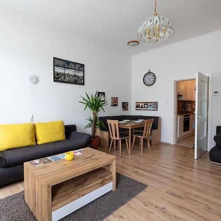 Sunny Renovated Apartment Close To Downtown 비엔나 외부 사진