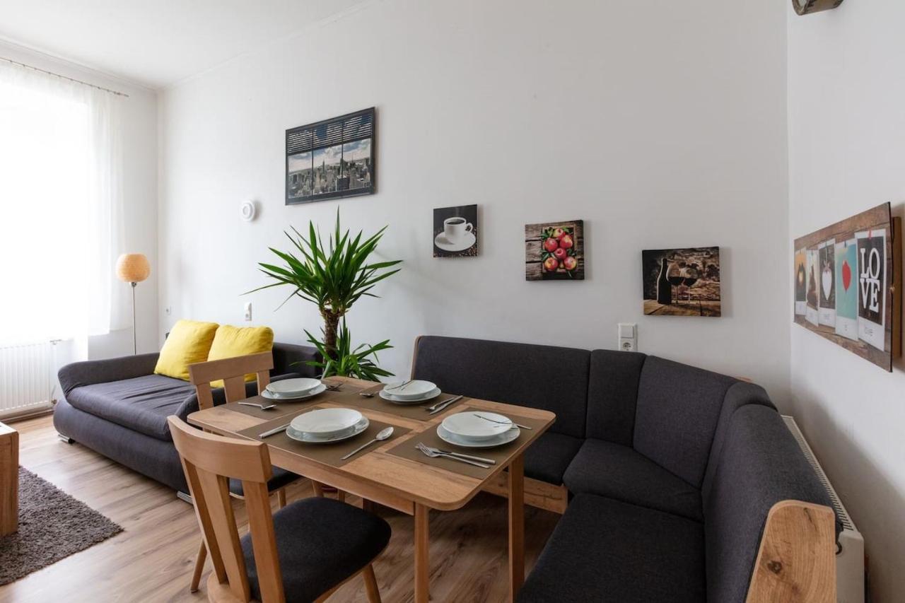 Sunny Renovated Apartment Close To Downtown 비엔나 외부 사진