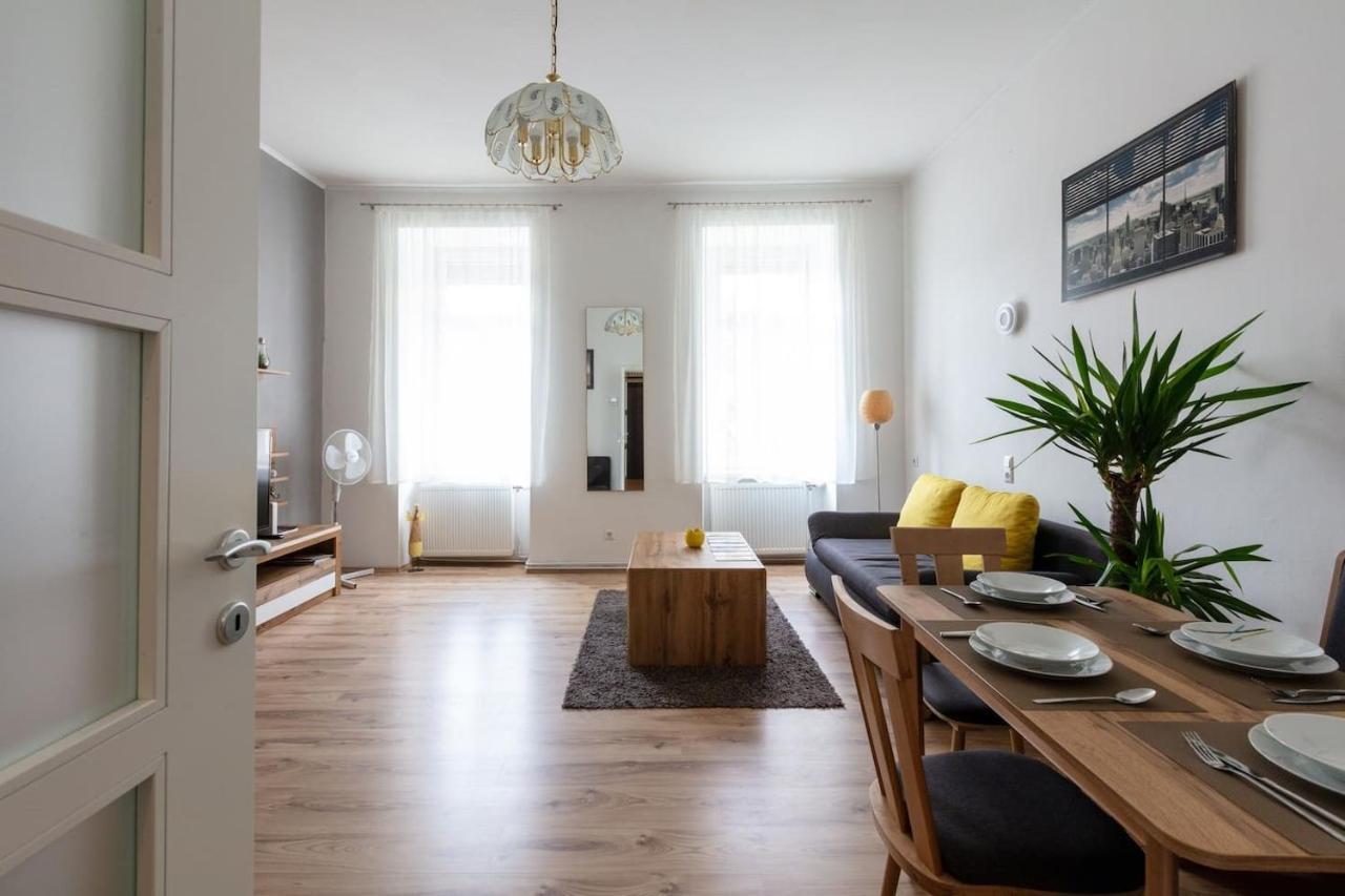 Sunny Renovated Apartment Close To Downtown 비엔나 외부 사진