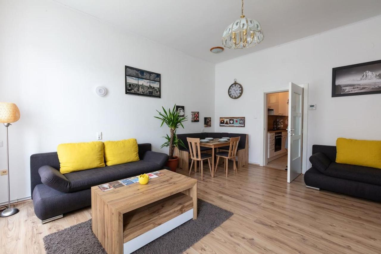 Sunny Renovated Apartment Close To Downtown 비엔나 외부 사진