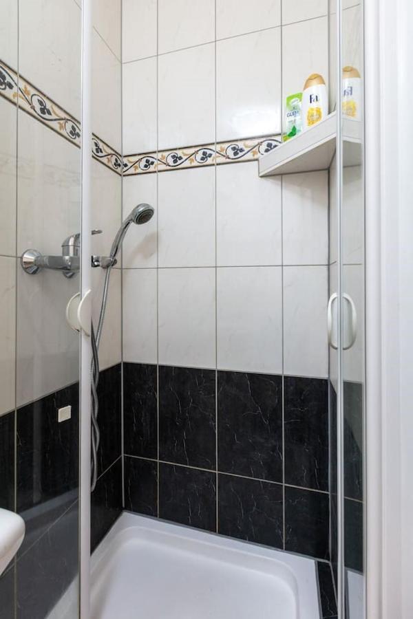 Sunny Renovated Apartment Close To Downtown 비엔나 외부 사진